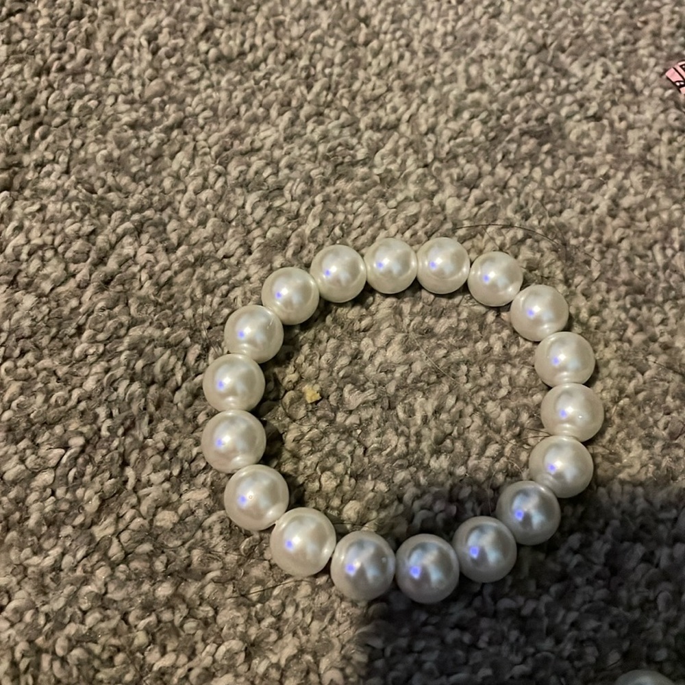 Perl bracelet